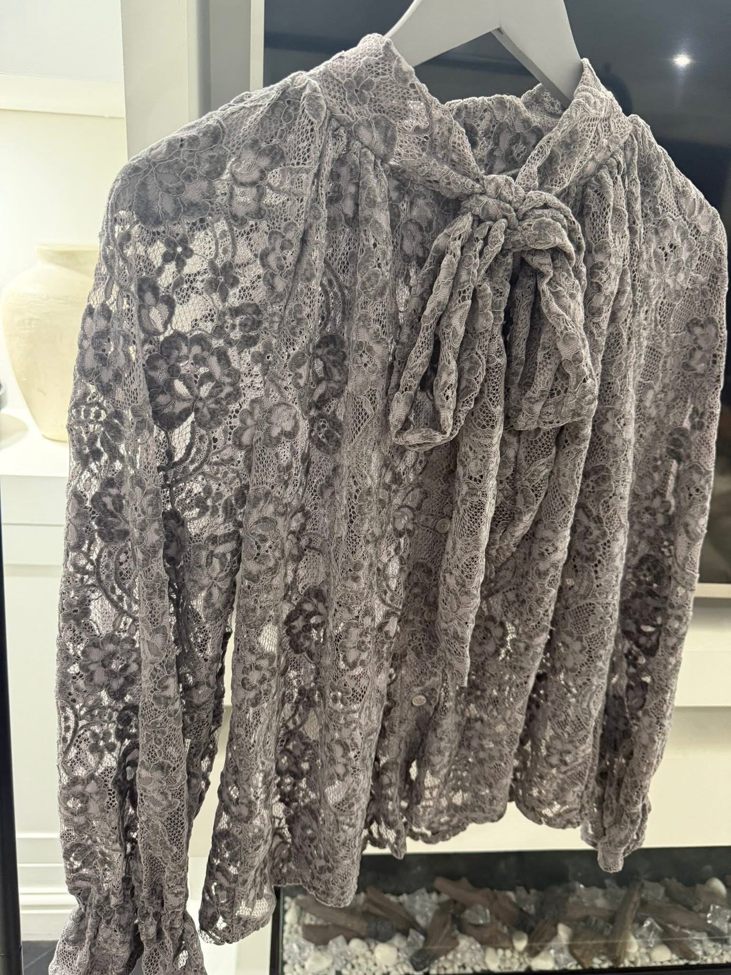 Laced bow neck blouse